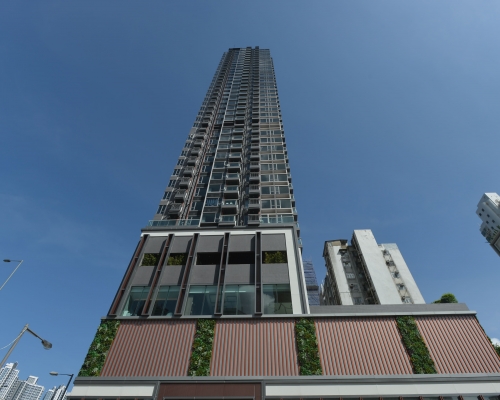 南昌一號兩房獲逾10組客爭購，獲新盤向隅客斥778萬承接。