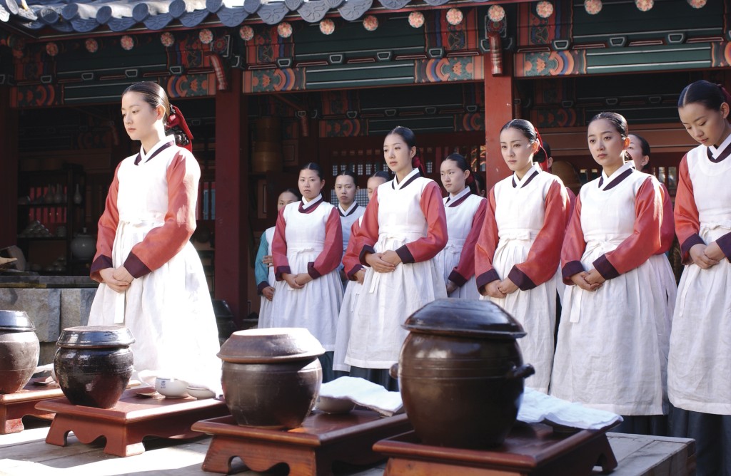《大长今》2005年初在TVB播出，全剧平均收视高达36点，大结局平均收视47点，最高收视50点。