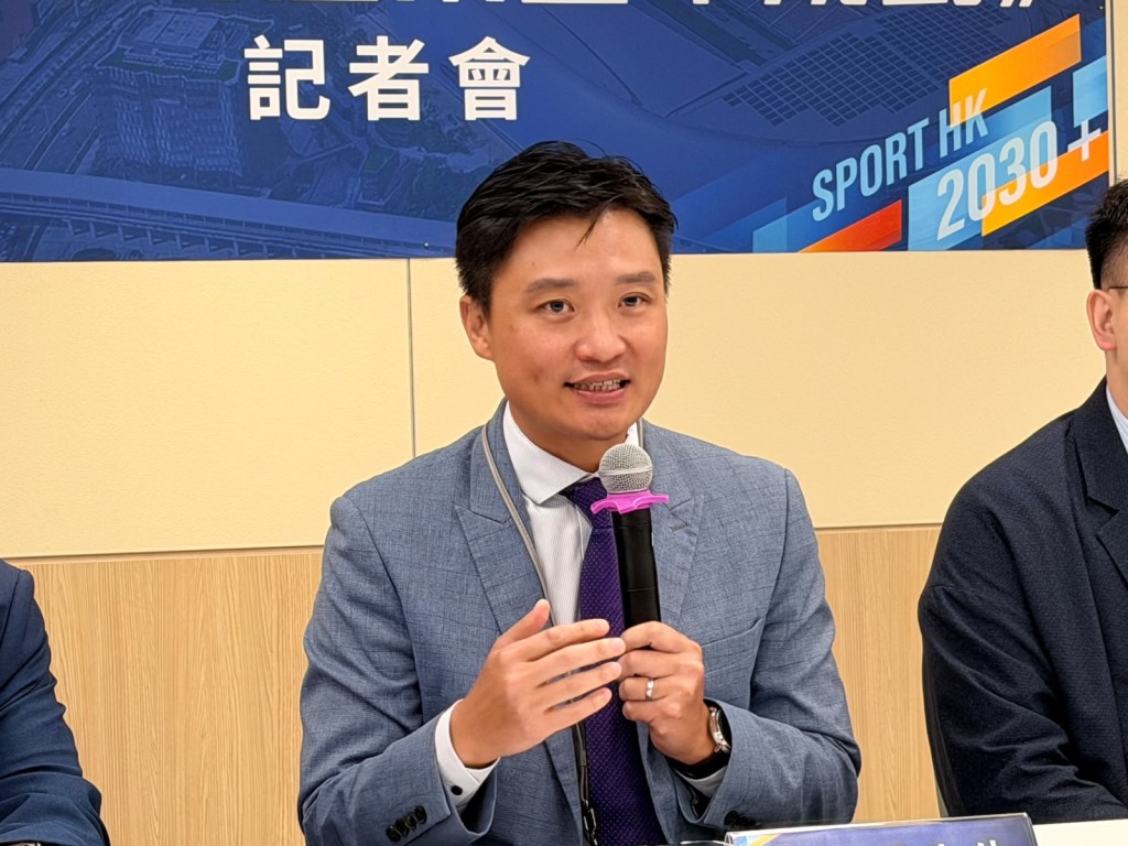 民建聯議員鄭泳舜。 民建聯議員鄭泳舜。