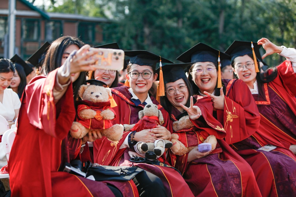 今年中国GDP增速目标定在4.5%至5%。新华社