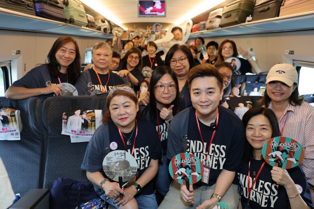 譚輝智出道短短兩年,不時聯乘旅遊公司,帶隊到不同地方旅行。 譚輝智出道短短兩年,不時聯乘旅遊公司,帶隊到不同地方旅行。