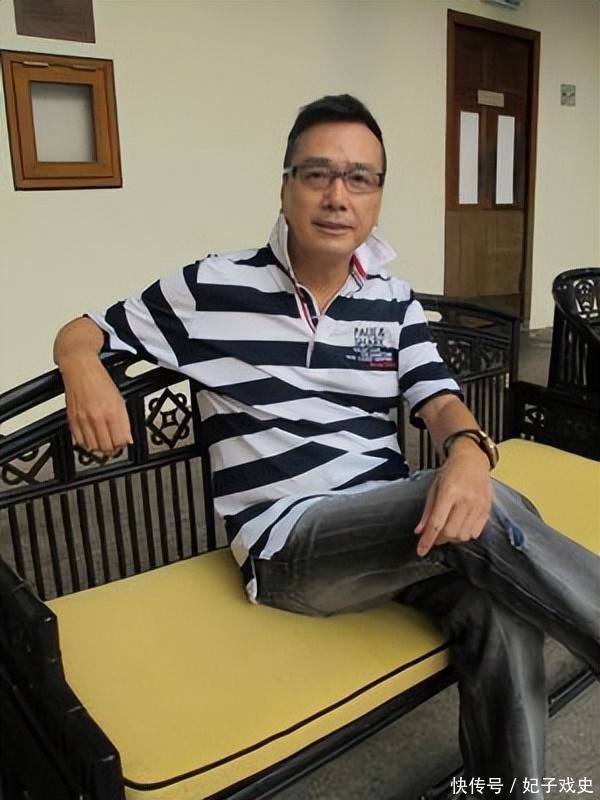 伍衛國一直保持單身。 伍衛國一直保持單身。