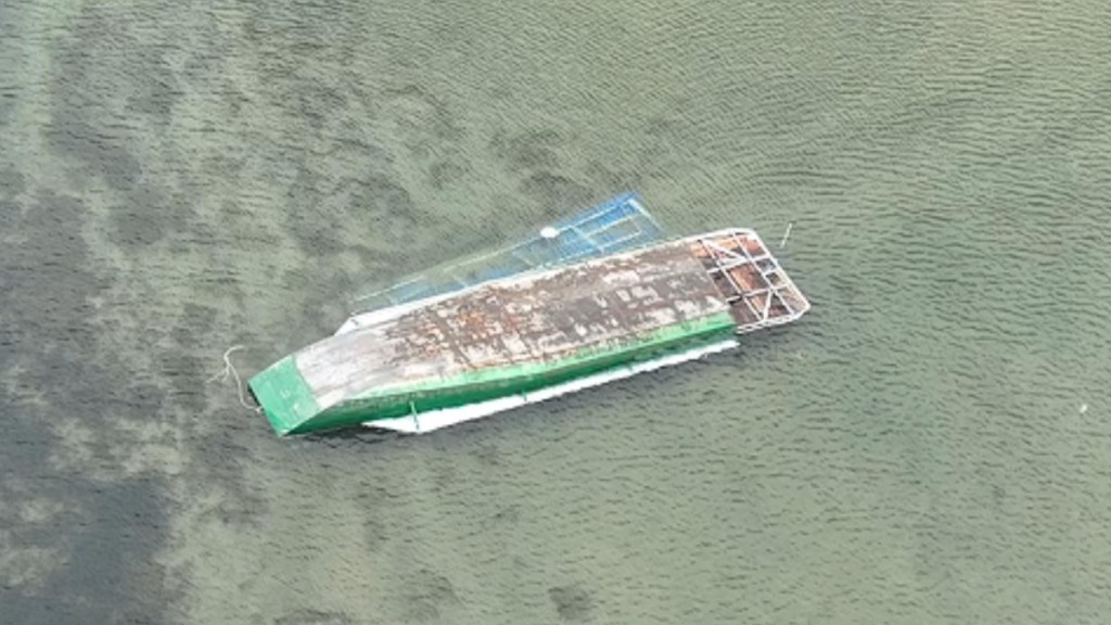 河北秦皇島翻船事故釀成12人身亡。