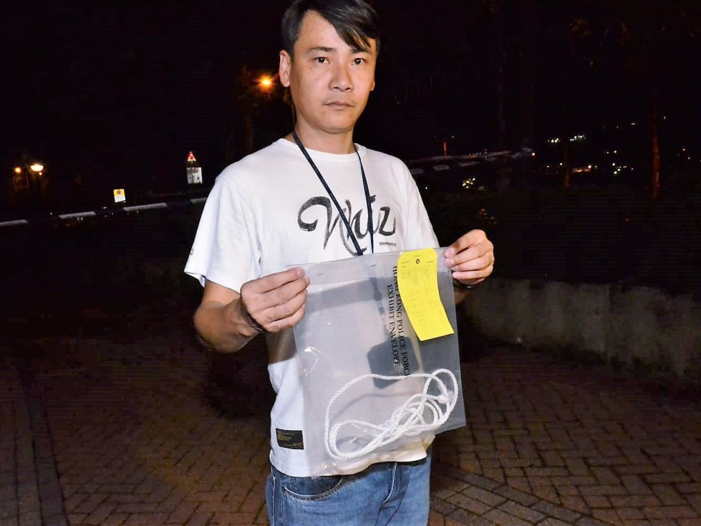 警方將案任列為謀殺及自殺案。