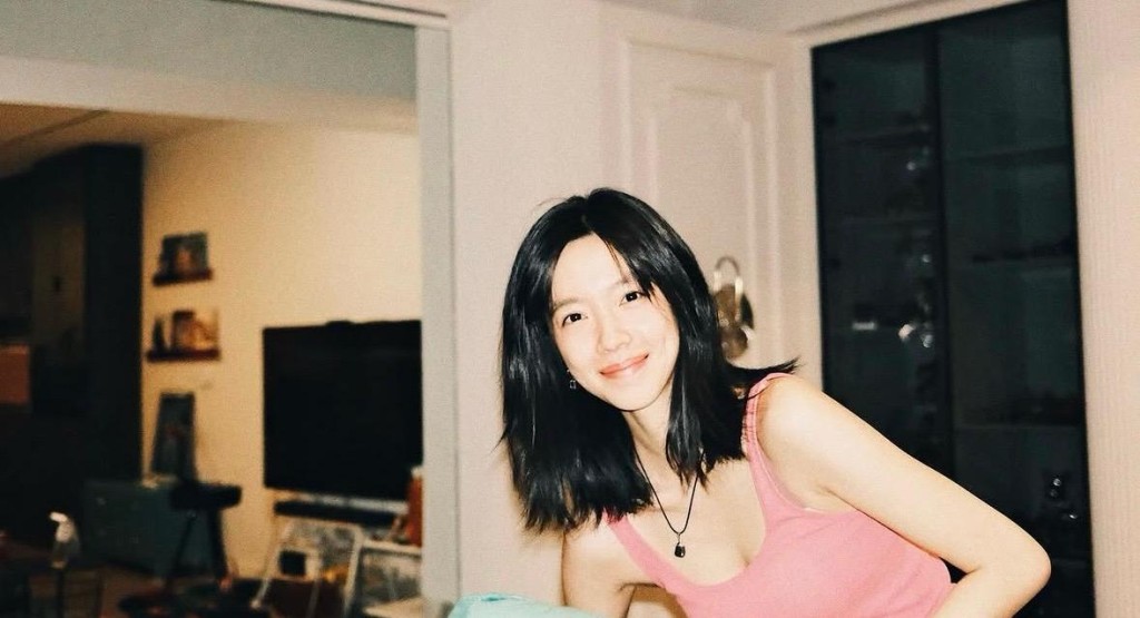 莊達菲與李庚希、向涵之合稱「三里屯三姐妹」。