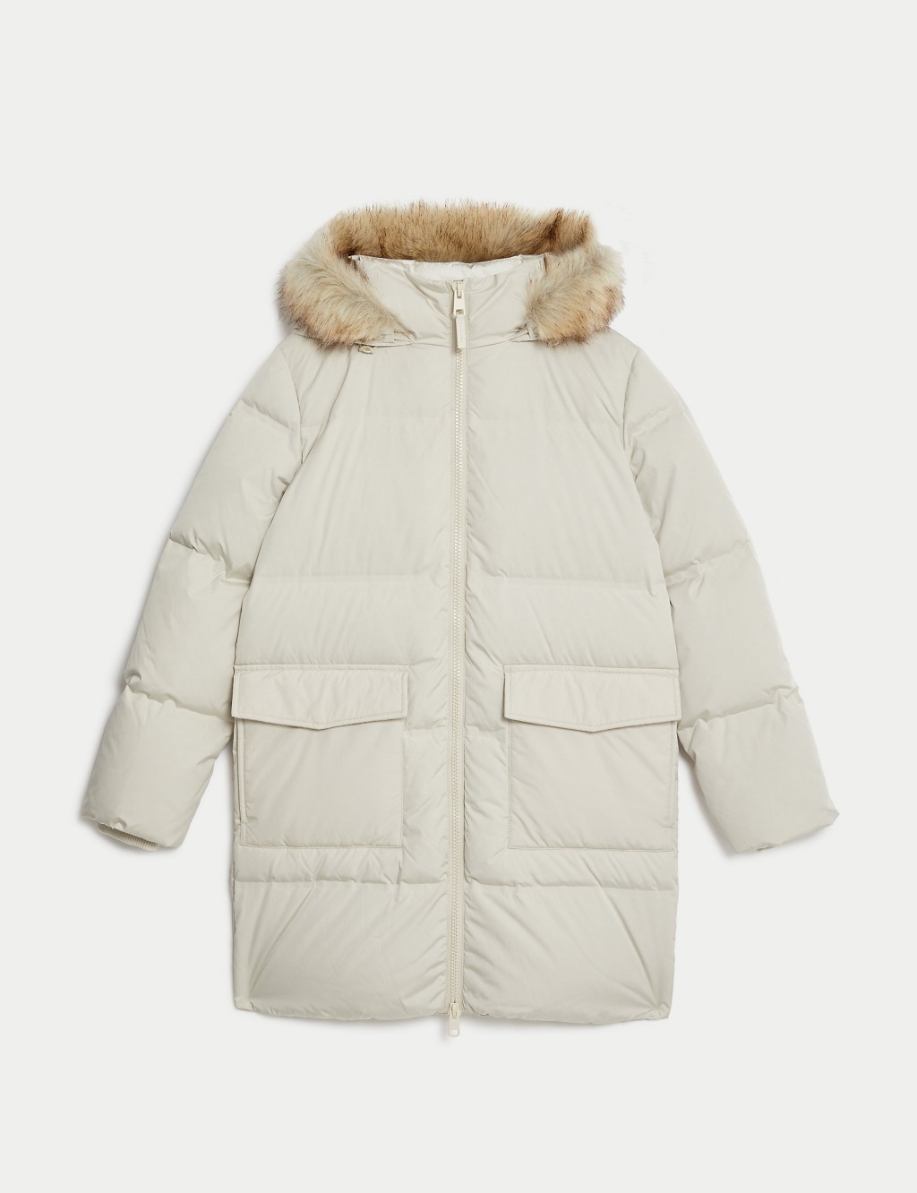 Stormwear™羽絨大衣/$1,790/MS，現於馬莎選購外套享75折，折後買滿$1,200，再有88折。