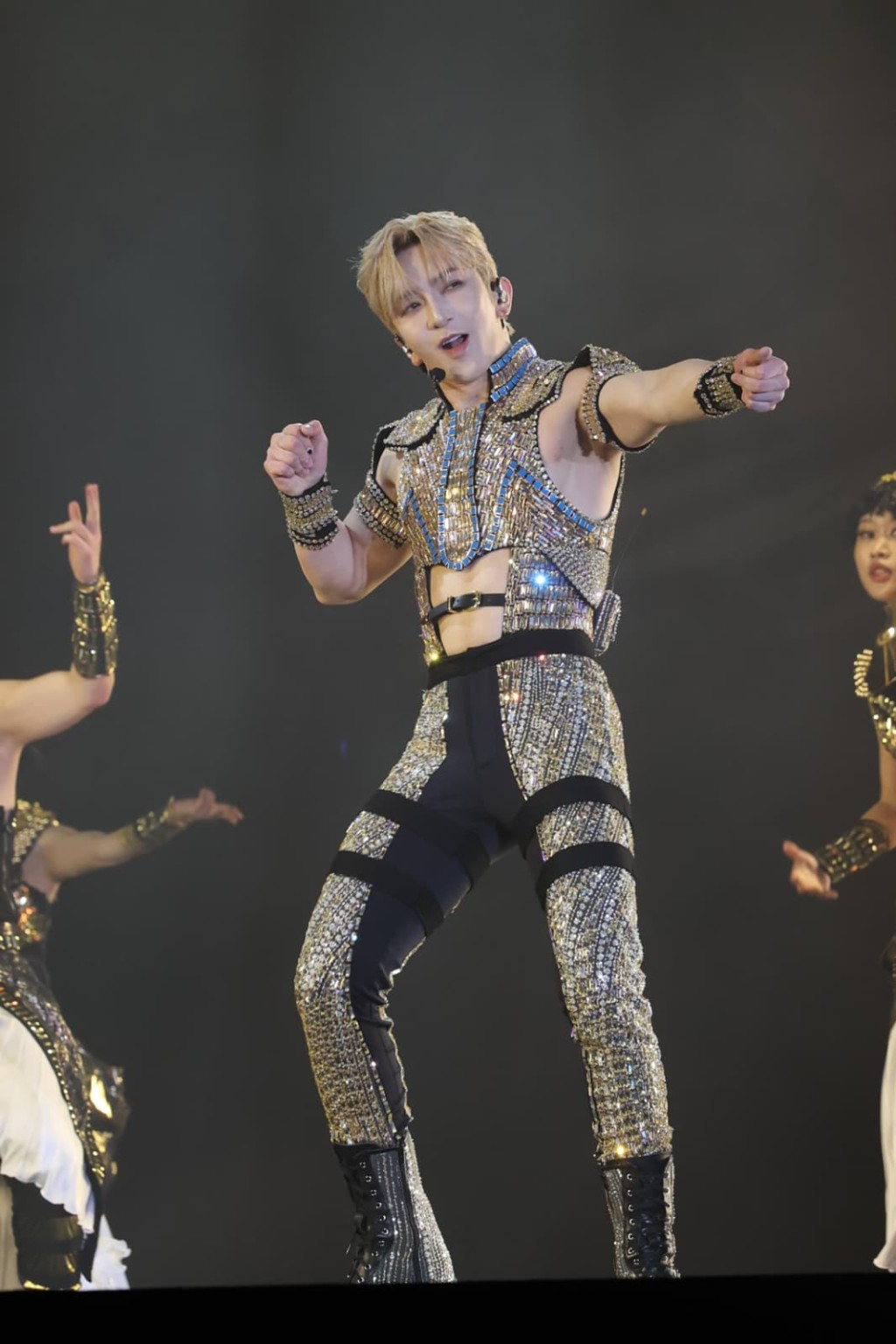 AL表示好開心大家能來到他第二次個人演唱會。 AL表示好開心大家能來到他第二次個人演唱會。