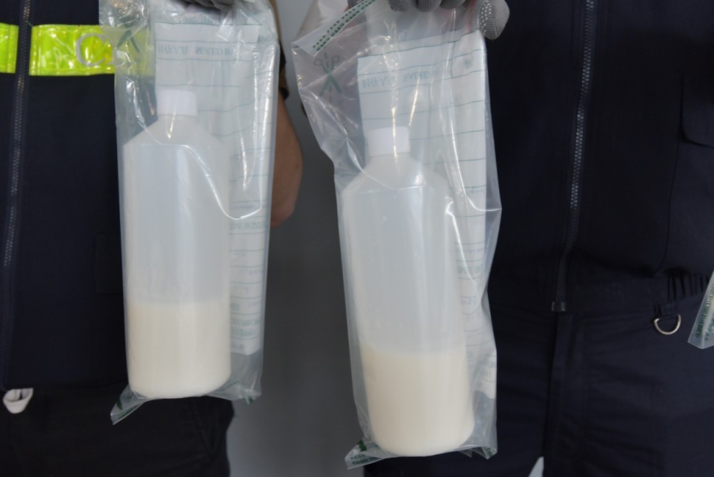 海關檢獲的液態可卡因，重約1.8公斤，估計市值約140萬港元。
