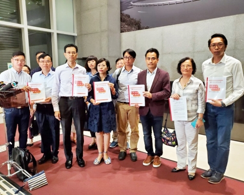 工聯會與特首會面，就《施政報告》提出351項建議。