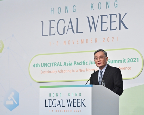 張舉能指因應疫情,司法機構加快使用資訊科技以處理法庭事務。政府新聞處圖片