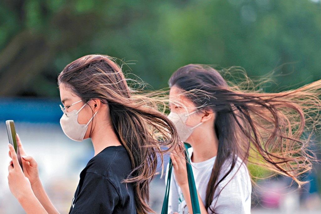 中國脫髮問題急劇年輕化，催生了一個規模逾800億元人民幣且高速增長的市場。