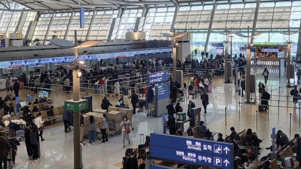 南韓春運開始,20日上午仁川國際機場現出境客潮。 網上圖片