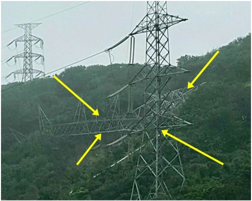 核電廠一座電塔倒塌。台電相片
