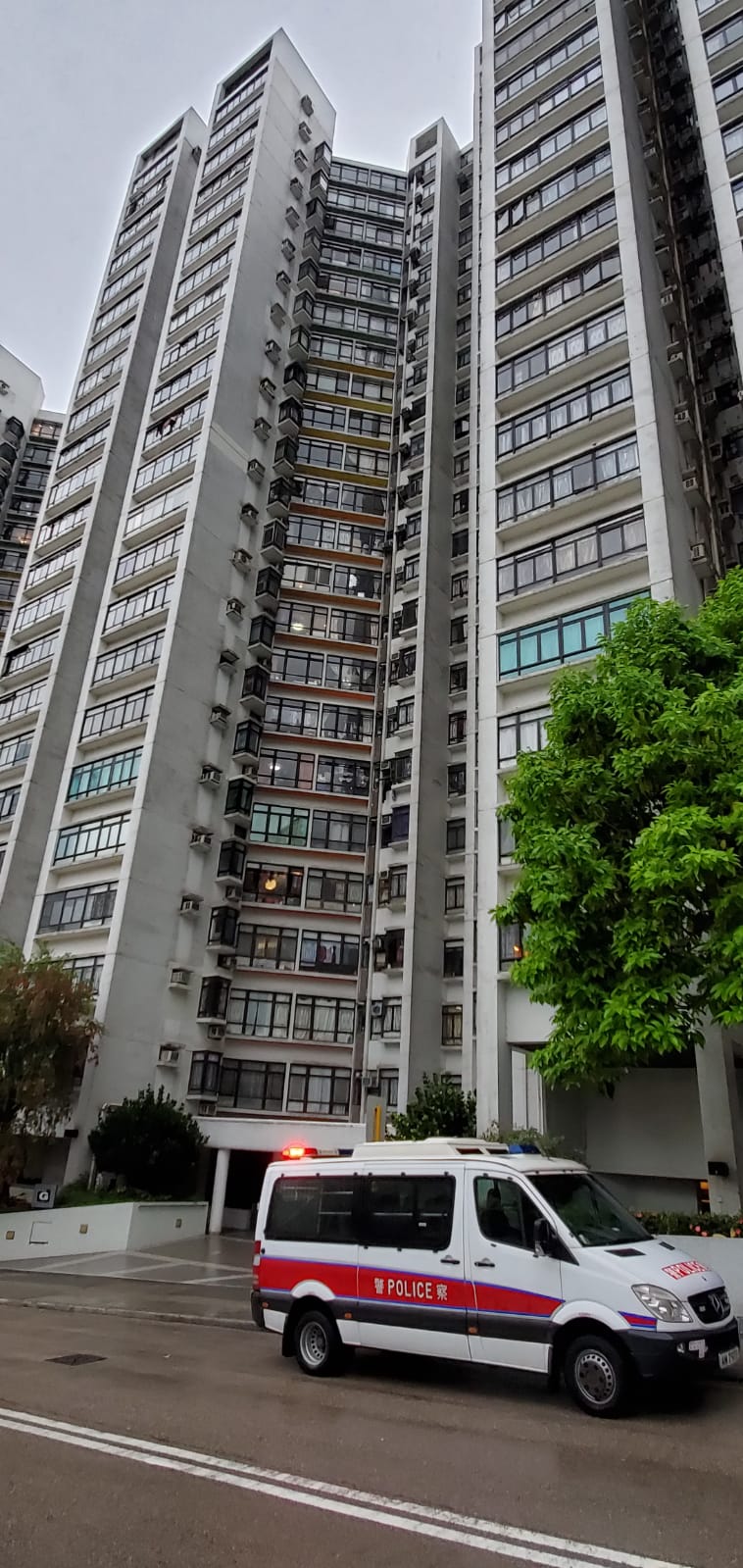 現場是鰂魚涌康怡花園G座。 楊偉亨攝