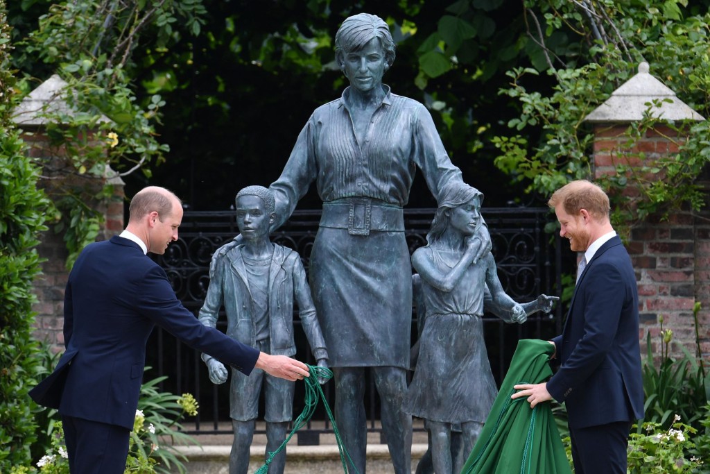 去年戴安娜60歲冥壽，皇室曾力阻梅根出席雕像揭幕活動，以免她又來搶鏡。