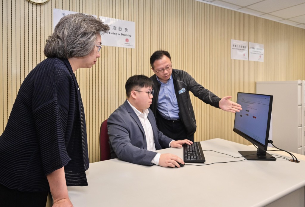 公務員事務局推出數碼化《基本法及香港國安法》測試。政府新聞處 公務員事務局推出數碼化《基本法及香港國安法》測試。政府新聞處