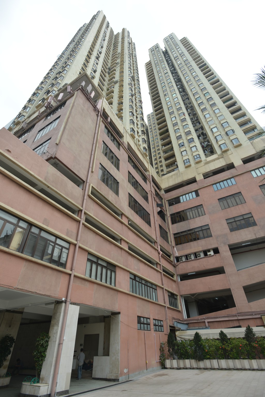 香港福建社團聯會斥1460萬,購入北角維多利亞中心單位自用。 香港福建社團聯會斥1460萬,購入北角維多利亞中心單位自用。