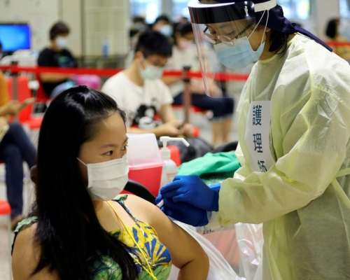 台灣再多一人接種高端疫苗後死亡,總共累計五宗。AP圖片
