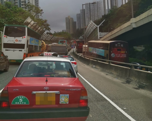 車龍塞爆東九龍。
Leo Leung圖片