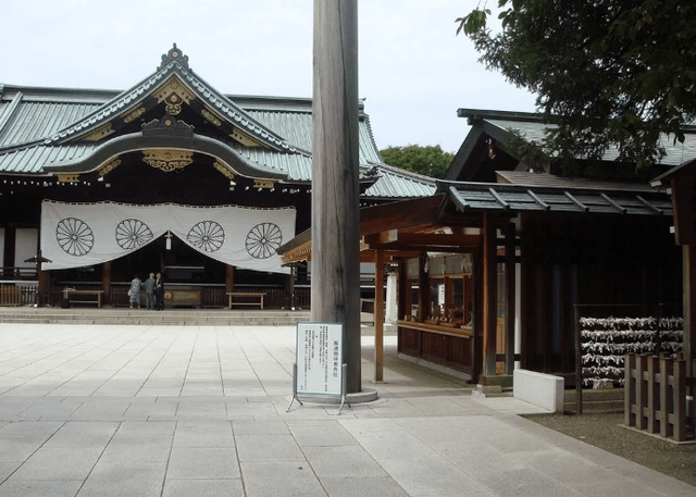 靖国神社是日本供奉日本战犯及其家属的场所。资料图片