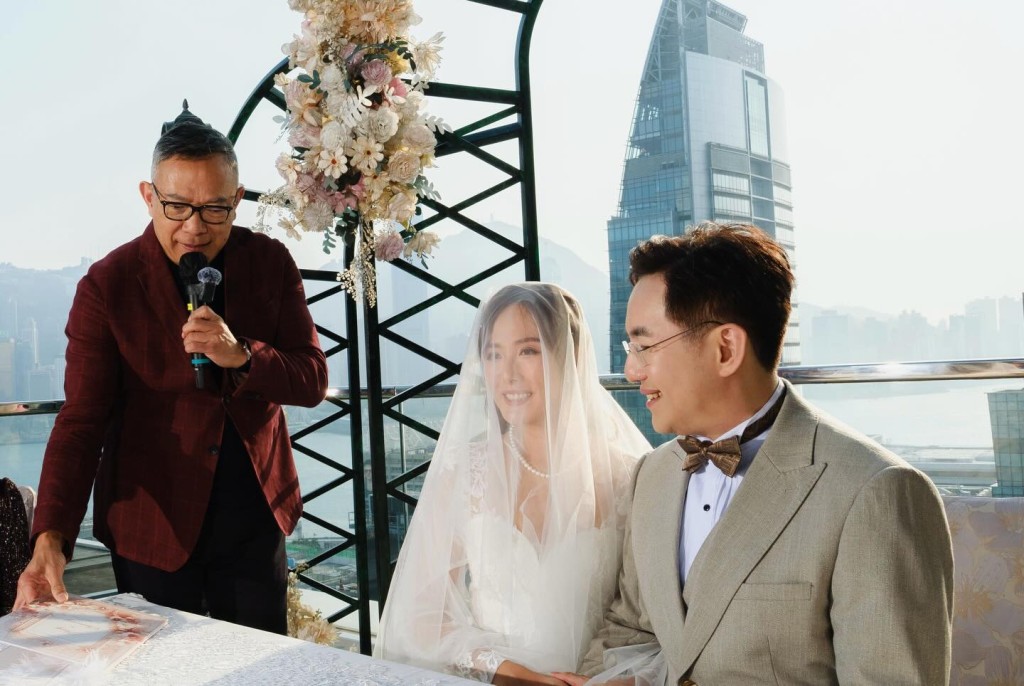 吳幸美早前去完度蜜月受訪，揭新郎Sammy是專業人士。
