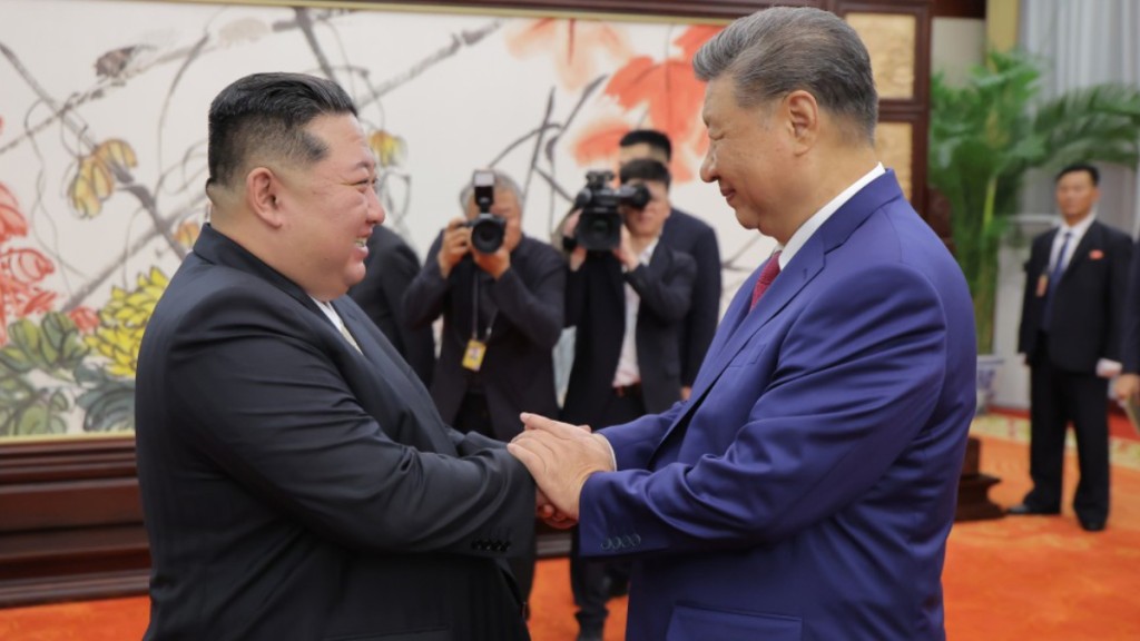 金正恩離開北京前，與習近平舉行會談。朝中社