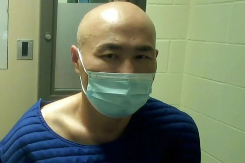 53 歲的蔡京安被指控刺傷了他分居的42歲妻子英安，並將她活埋進一個淺坑。