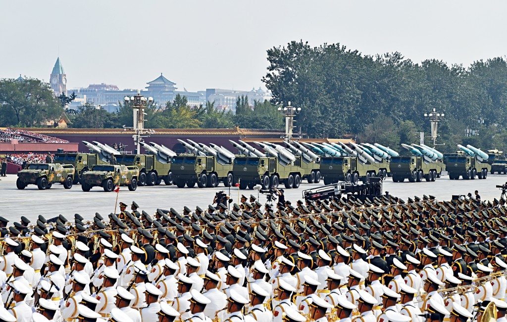 昨日閱兵儀式有多款新型戰備亮相，當中包括反艦導彈、巡航導彈、高超音速導彈及核導彈等。