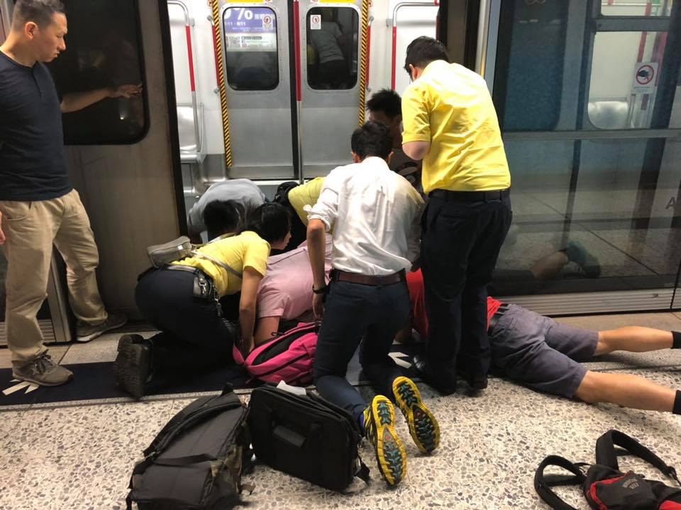 學生一度被困。香港突發事故報料區網民Jeffrey Law‎圖片