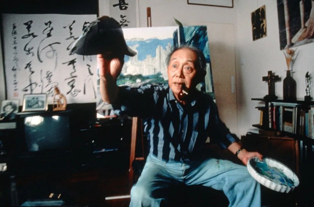 作者在1996年到北京拍攝畫家黃永玉。