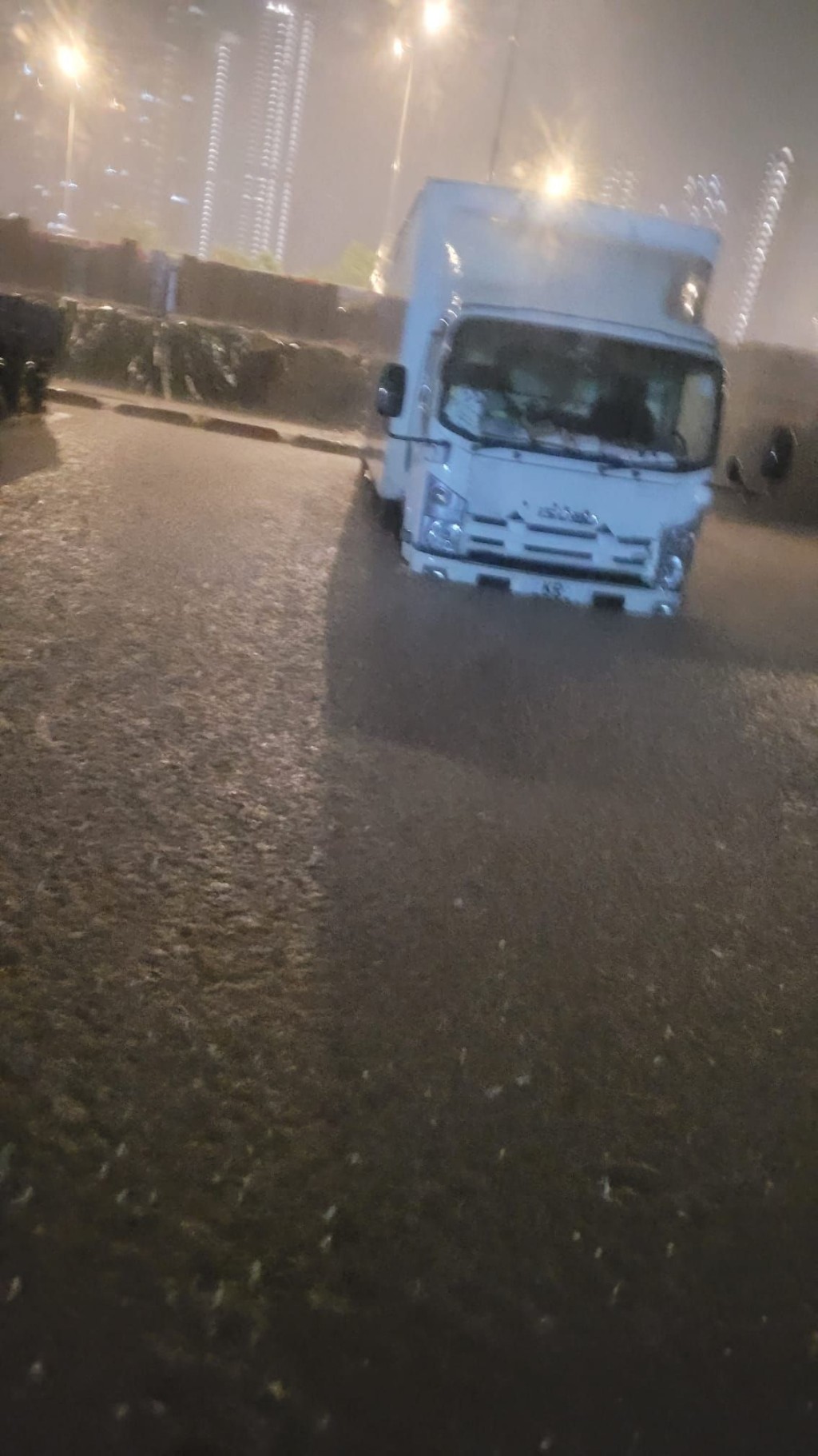 上水多個停車場猶如澤國。 上水多個停車場猶如澤國。