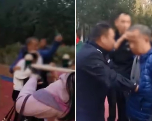 老翁手持鉗子故意毆打廣場內遊玩的學生及家長。 影片截圖