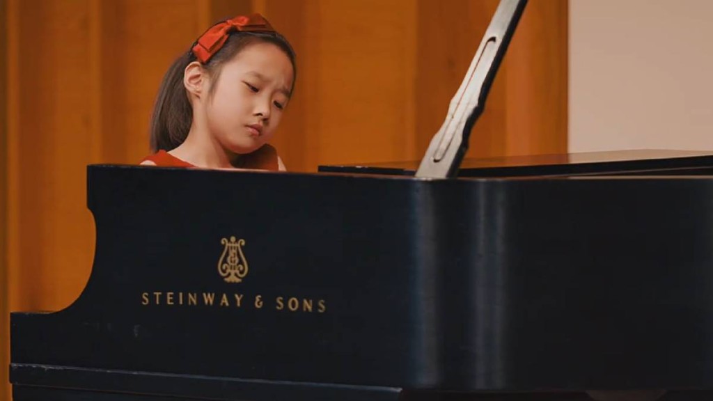 7歲的李若儀成為費城柯蒂斯音樂學院102年來最年紀學生。Youtube@Camerata New Jersey