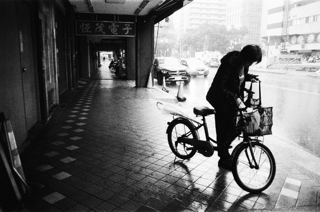 《邁藝—邁向藝術家之路》計劃 展能藝術家破繭藝歷