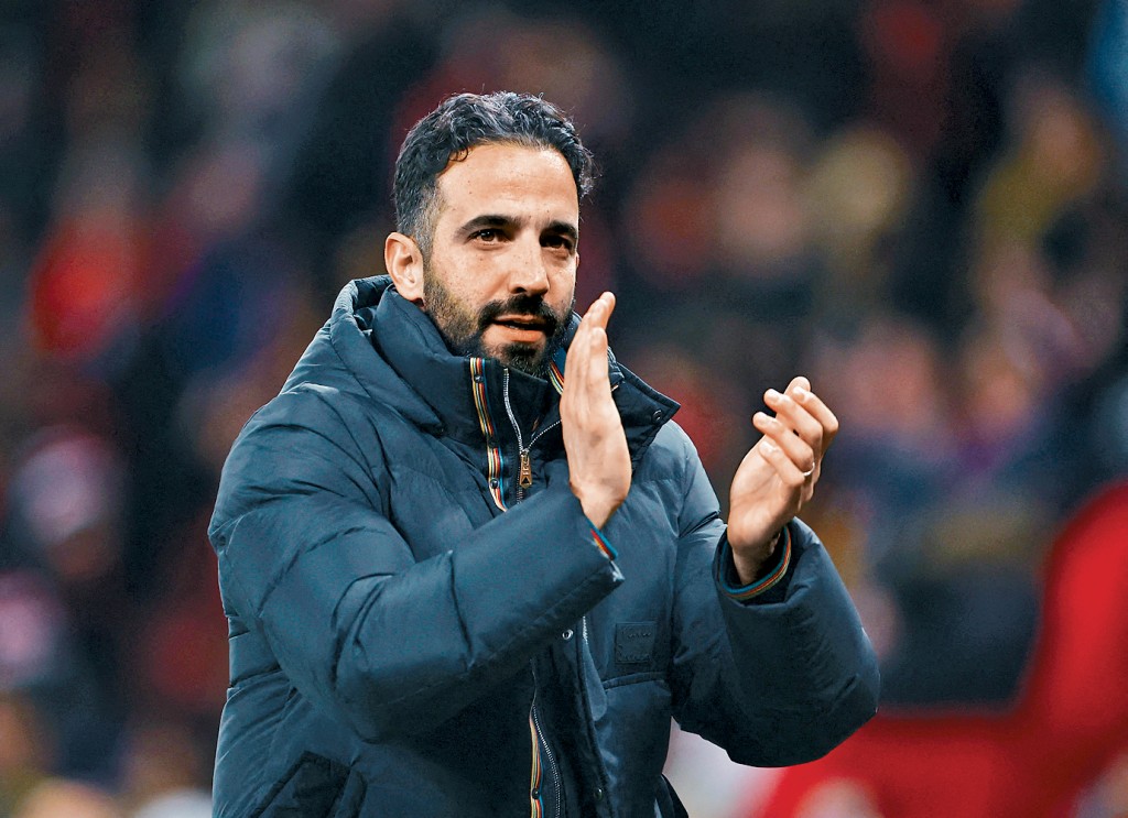 新帥艾摩廉的3後衛陣式適合海倫發揮。