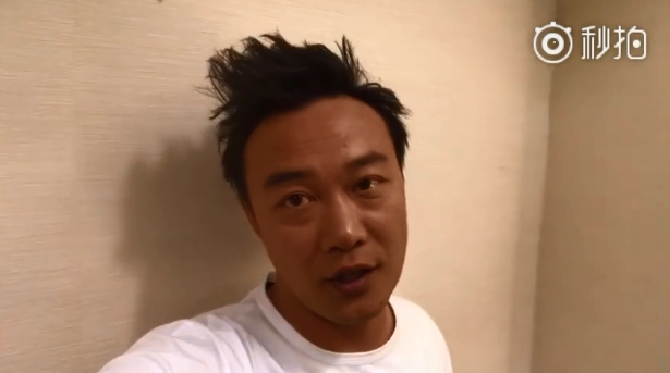 Eason演出前感覺到腎上腺素郁動。