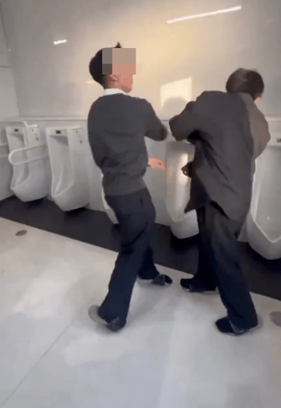 一來就是拳頭打面。X@seikatsuhogo_mu