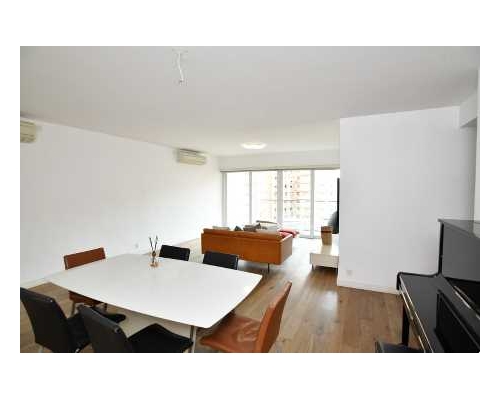 这是碧瑶湾27座低层C室，实用面积1314方呎，设3房1套及工人房。