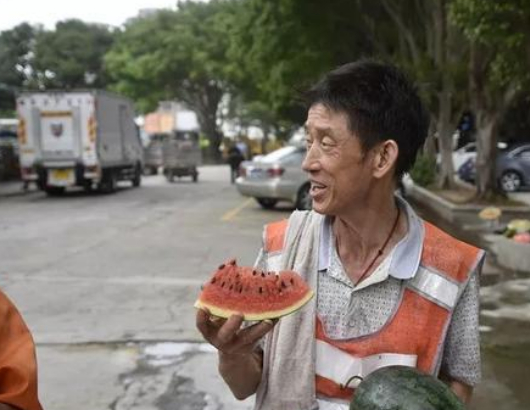 本來有機西瓜市場售價在3元一斤。