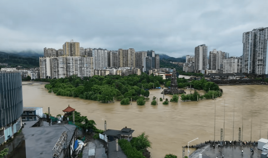 贵州都匀暴雨成灾。