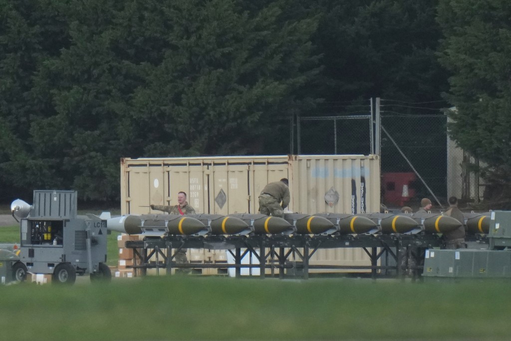 除了上述傷者，早前在科威特及沙地阿拉伯的襲擊中，已有7名美國士兵不幸喪生。美聯社