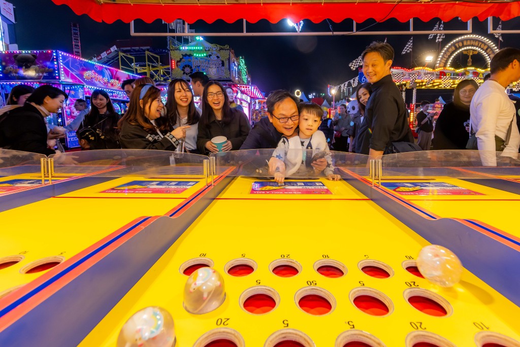 恒基集團成立50周年，展開一連串慶祝活動。