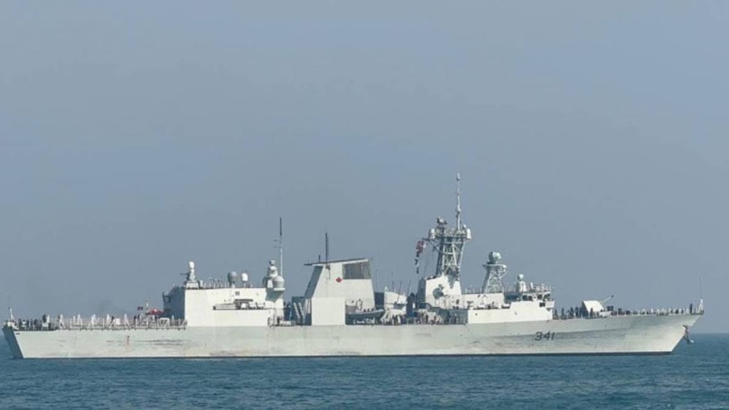 加拿大皇家海軍護衞艦「渥太華」號16日通過台灣海峽。Ｘ