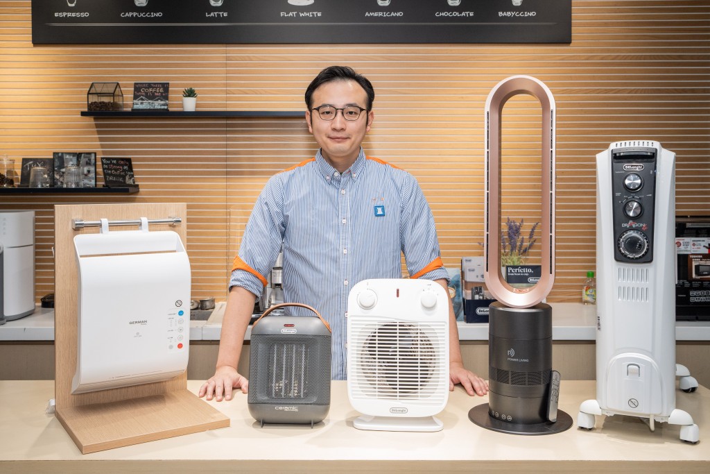 豐澤高級顧客服務顧問Chan Ming講解如何看防水等級，原來並不是每個暖爐都可以放在浴室。