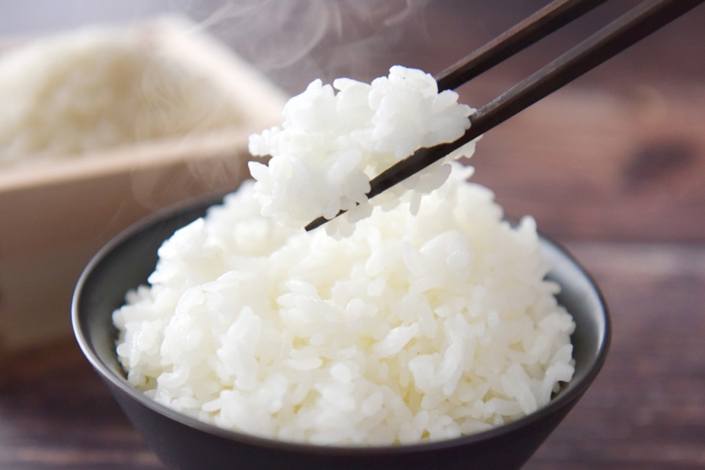 不應只吃餸而不吃飯，孩子記住要與米飯同吃才夠健康。（資料圖片）