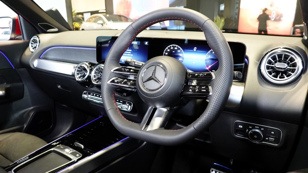 新改良版平治Mercedes-Benz GLB250改配AMG款式跑车軚盘