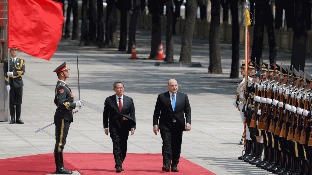 國務院總理李強歡迎俄羅斯總理米舒斯京訪京。 路透社