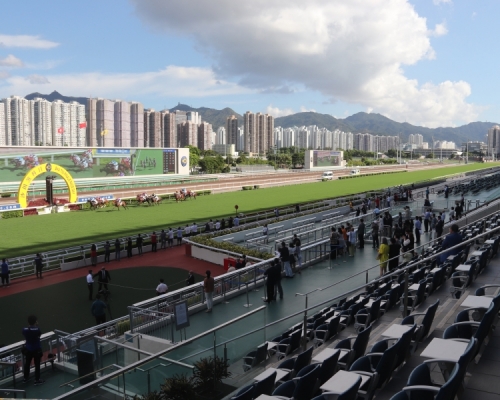 原定在9月5日於沙田馬場舉行的新馬季開鑼日,改為9月6日舉行。資料圖片