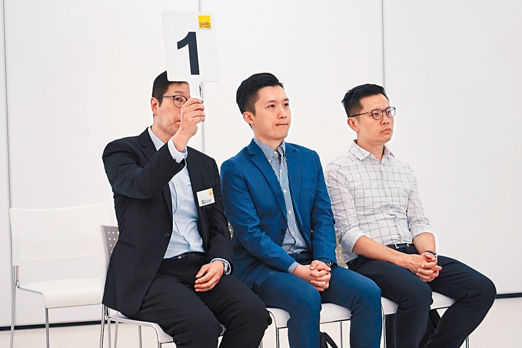 合和及有關人士昨以底價1.361億投得、灣仔秀華坊18號舊樓業權。