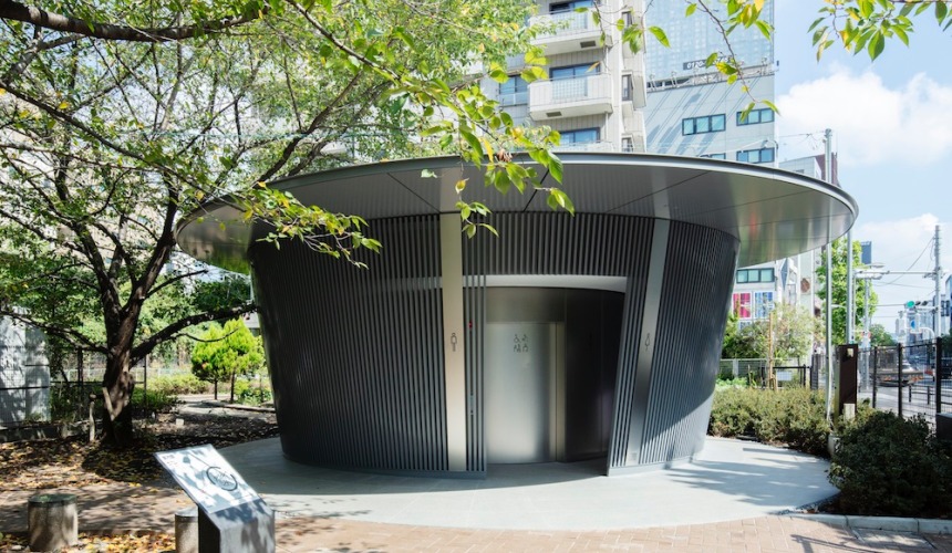 以“凉亭”为概念打造的“神宫通公园”公厕。